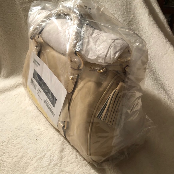 Dooney and Bourke Bone Medium Satchel. - Picture 4 of 4